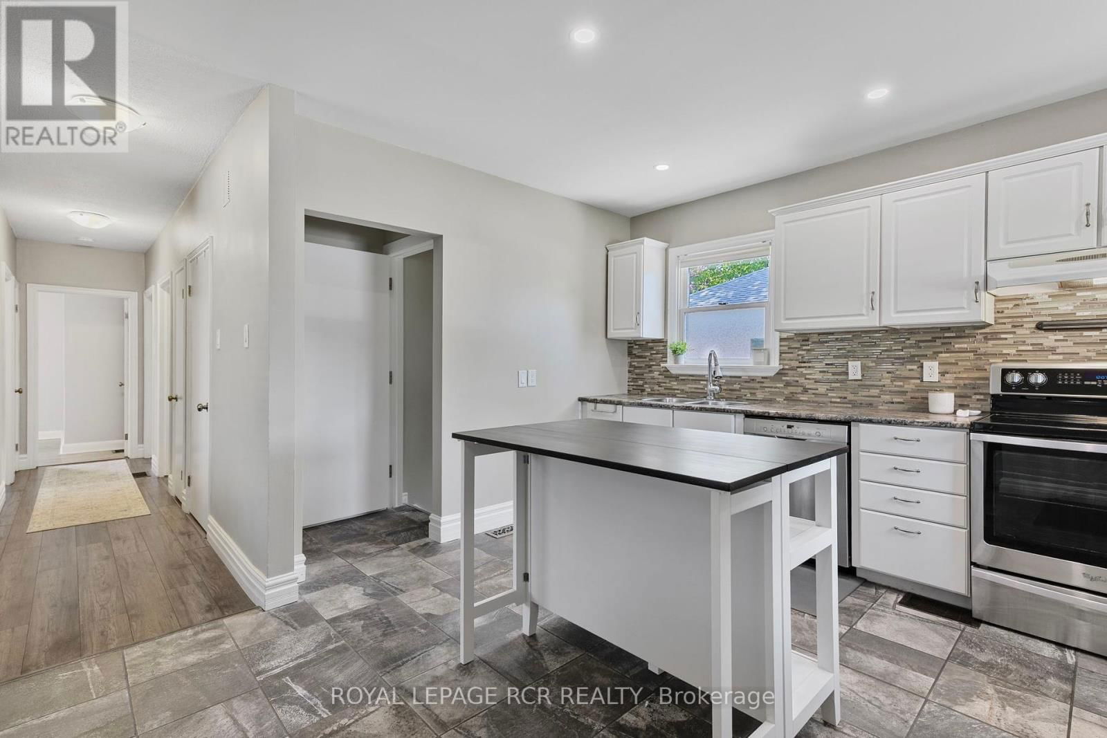 99 THORNTON AVENUE Image 6