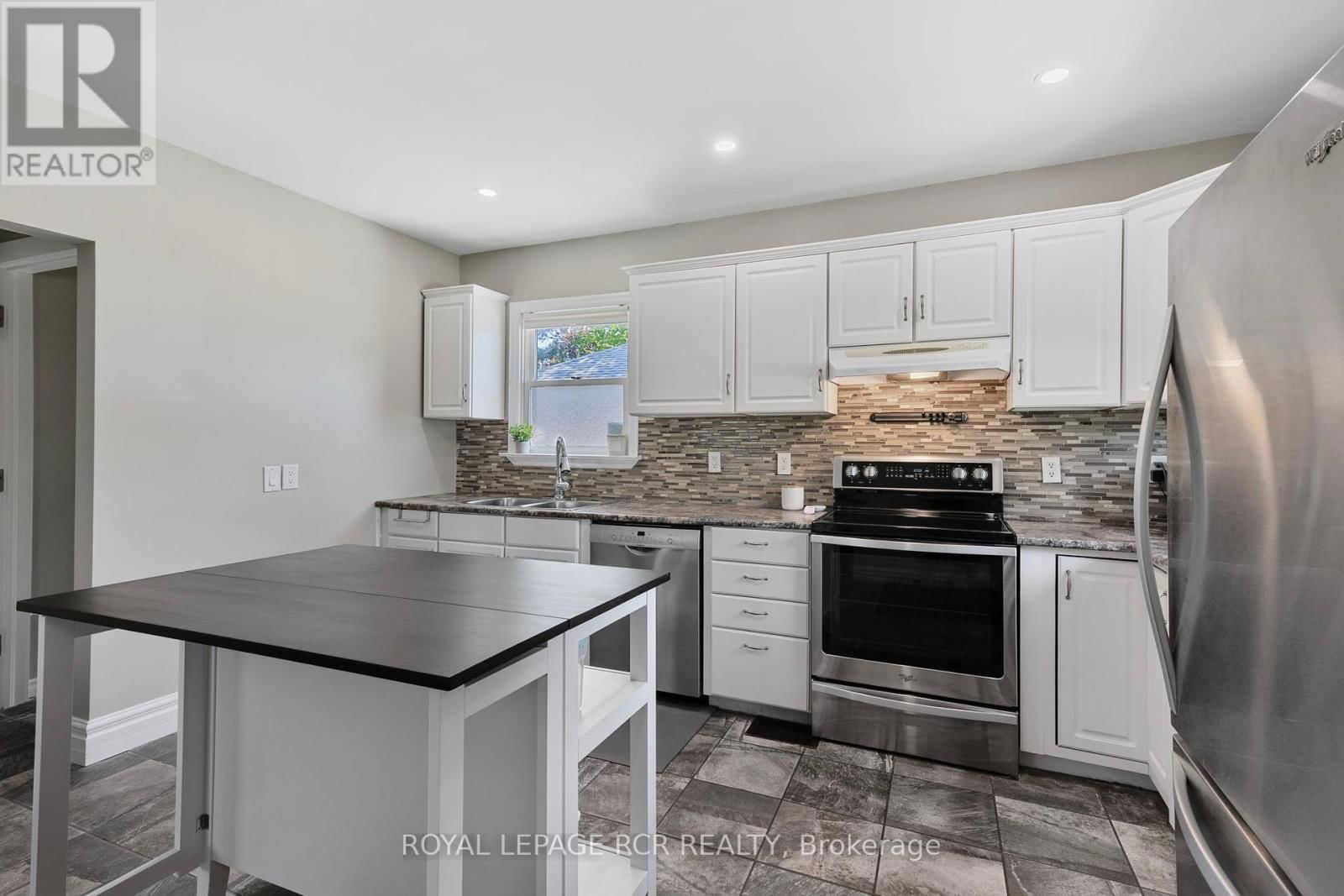 99 THORNTON AVENUE Image 7