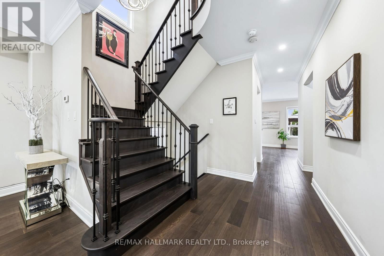 61 VANGUARD ROAD Image 11