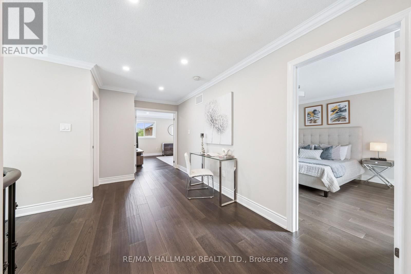 61 VANGUARD ROAD Image 25