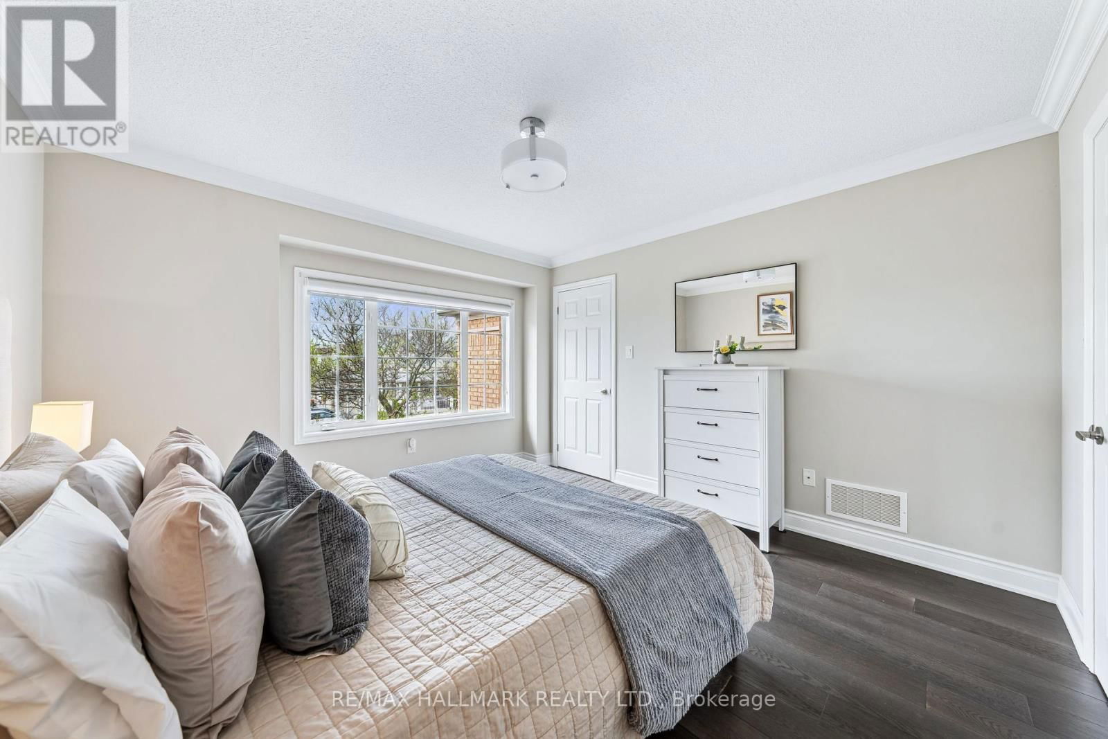 61 VANGUARD ROAD Image 34