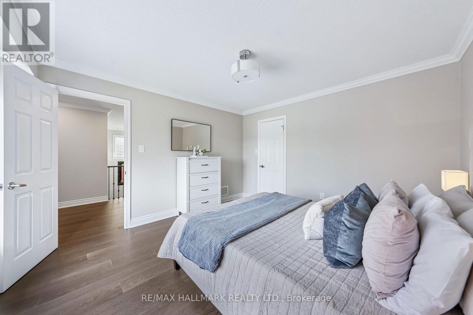 61 VANGUARD ROAD Image 36