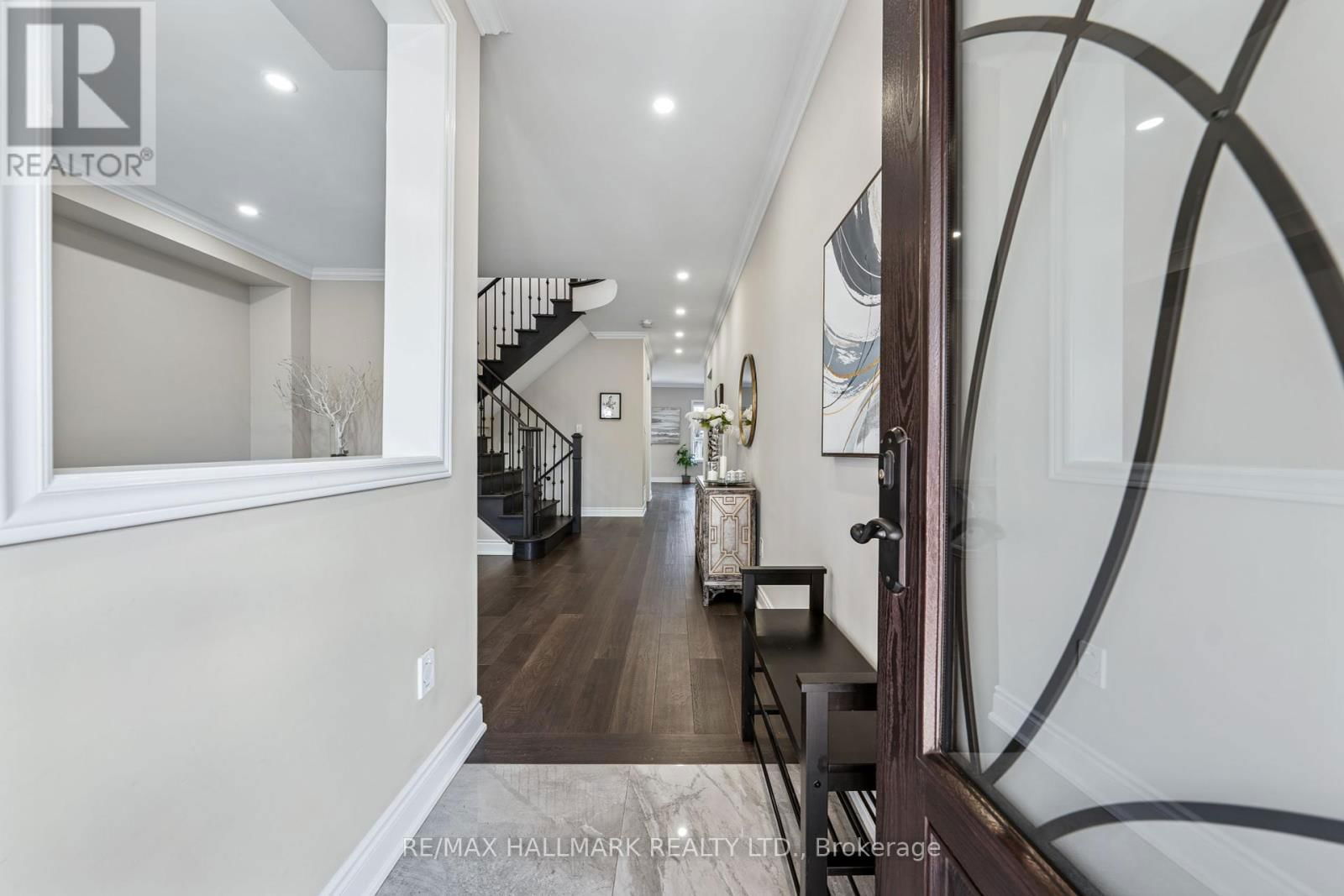 61 VANGUARD ROAD Image 4