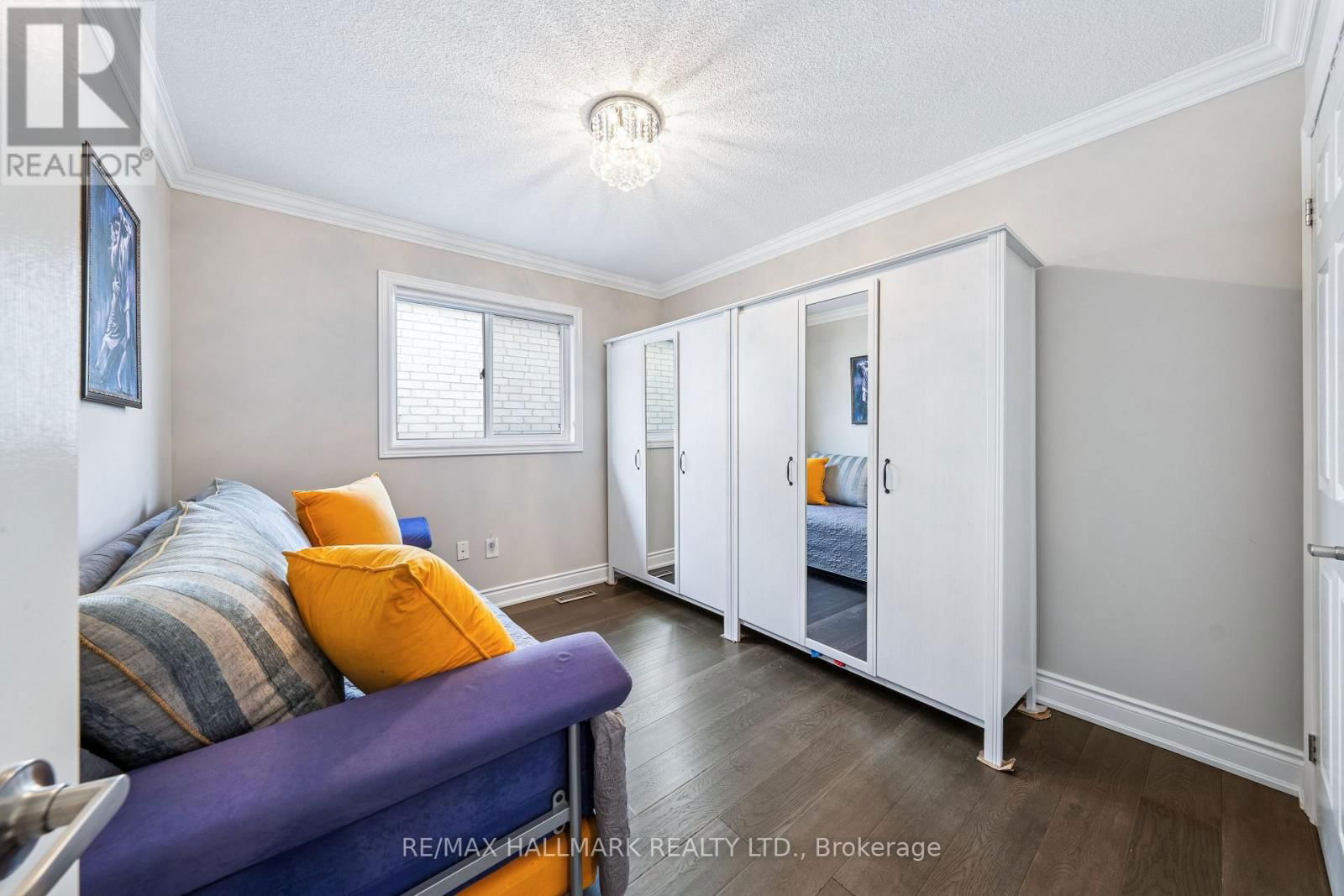 61 VANGUARD ROAD Image 42