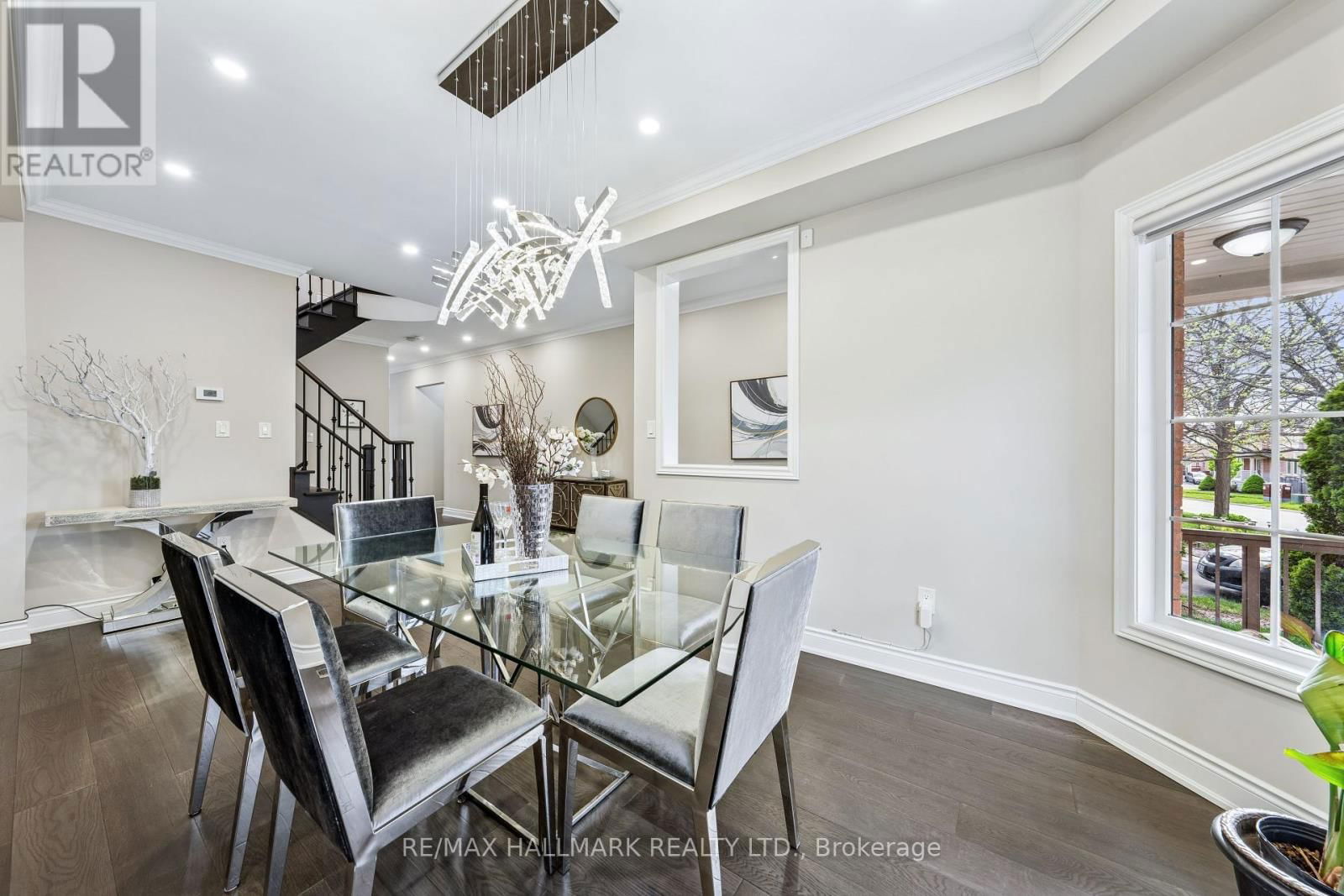 61 VANGUARD ROAD Image 8