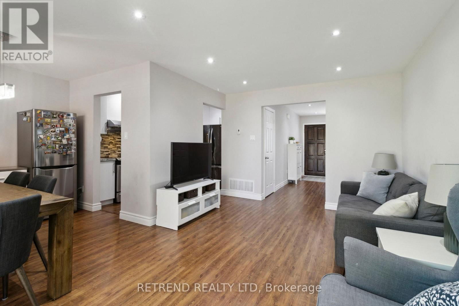8 NILES WAY Image 11