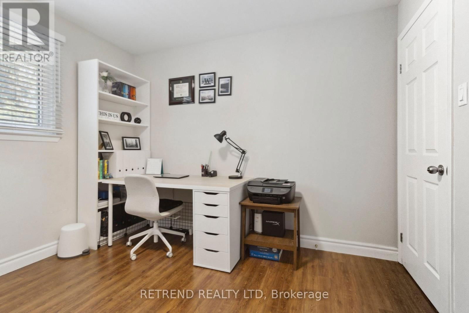 8 NILES WAY Image 30