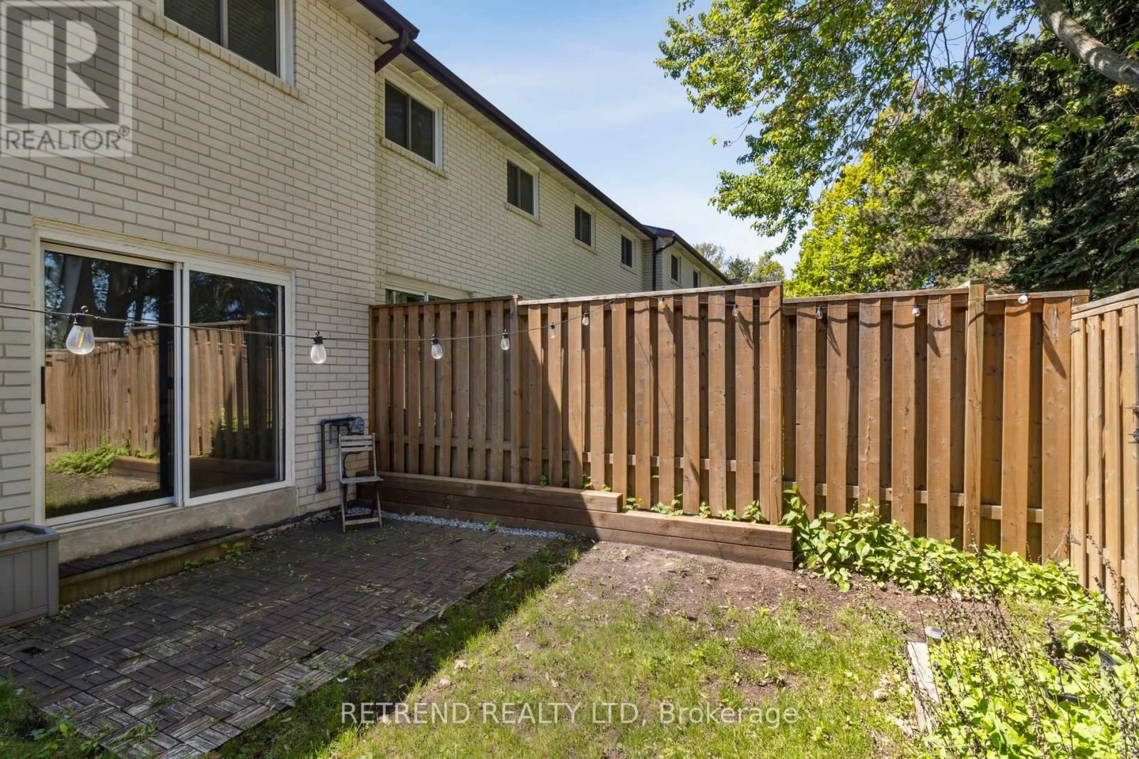 8 NILES WAY Image 38