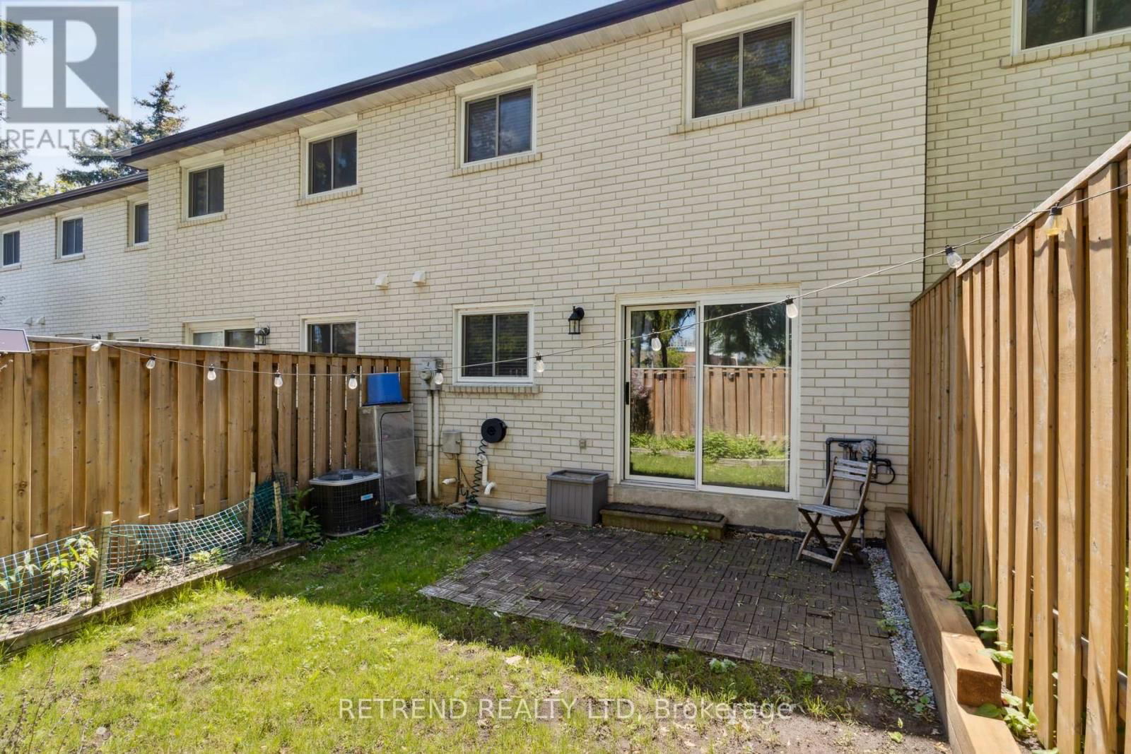 8 NILES WAY Image 40