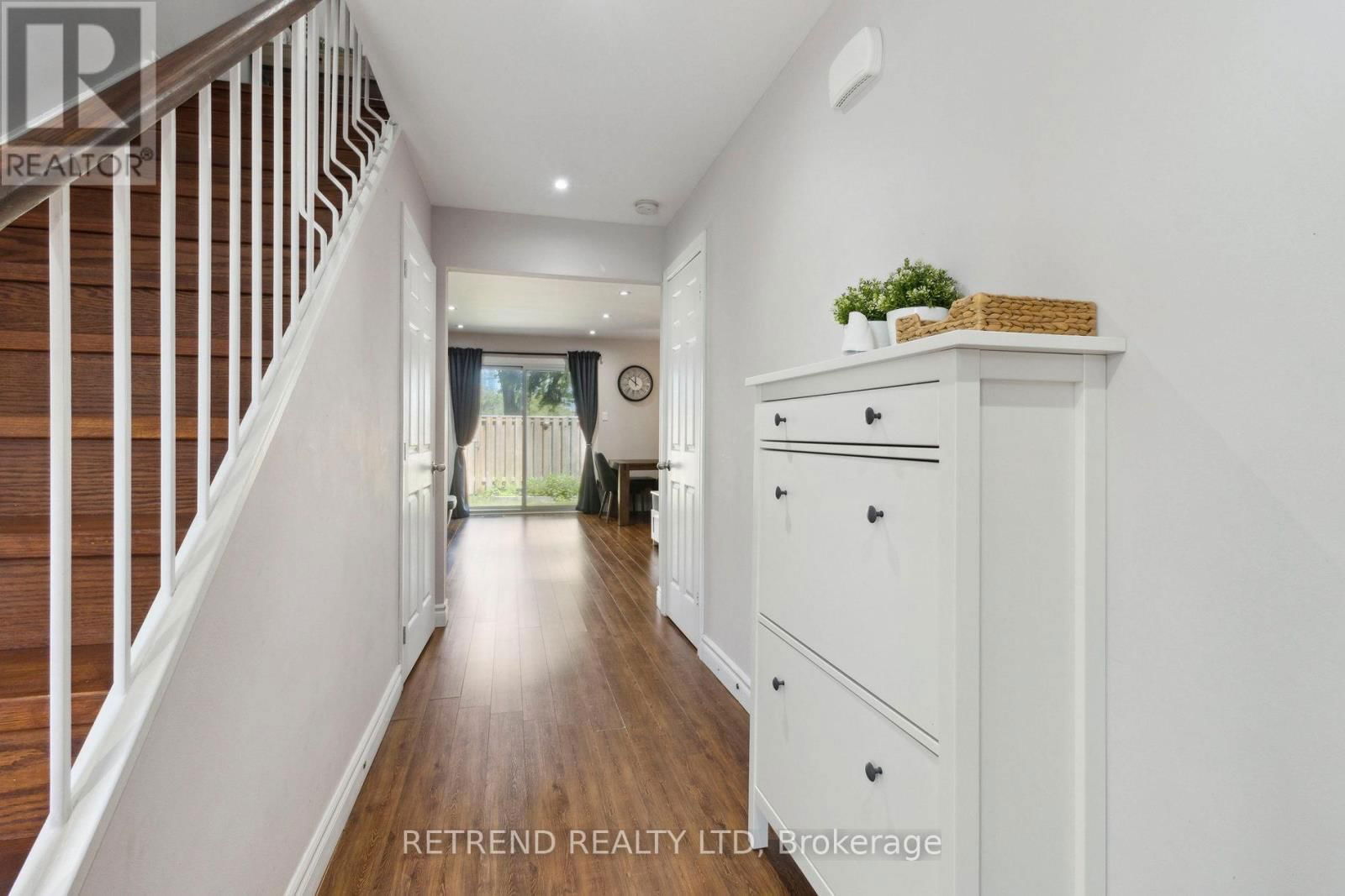 8 NILES WAY Image 6