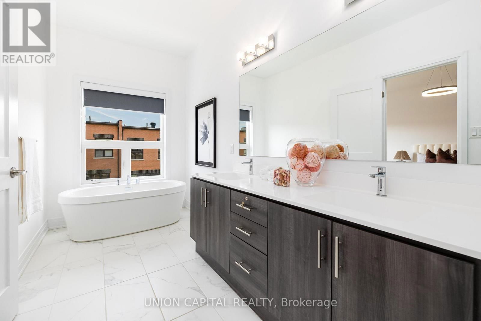 47 CAUSLAND LANE Image 23