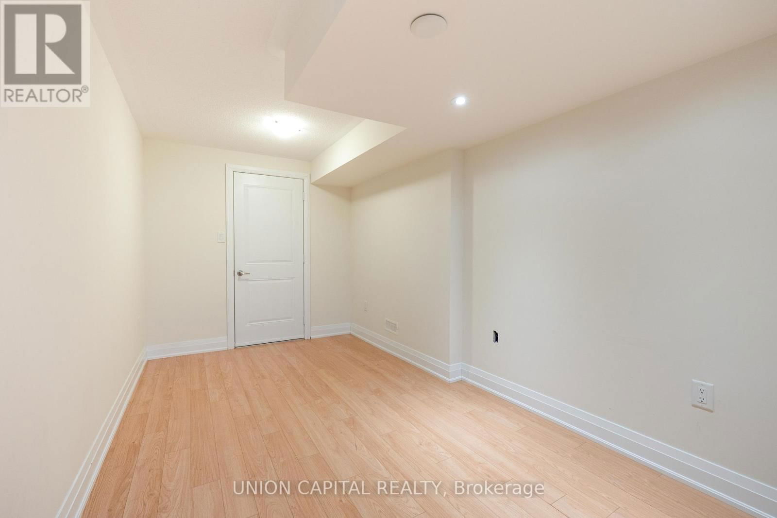47 CAUSLAND LANE Image 34