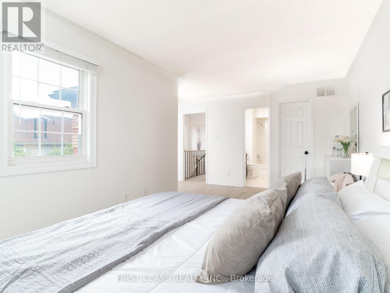 703 CARADONNA CRESCENT Image 17