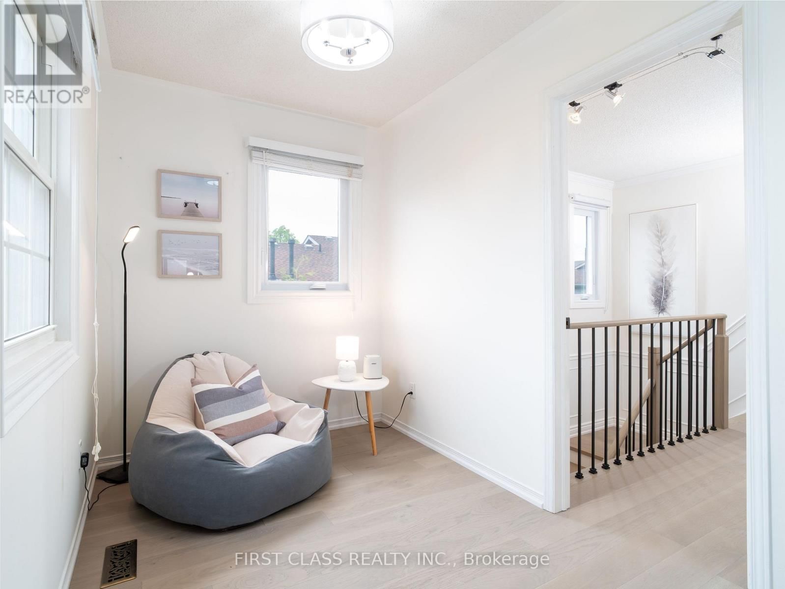 703 CARADONNA CRESCENT Image 21