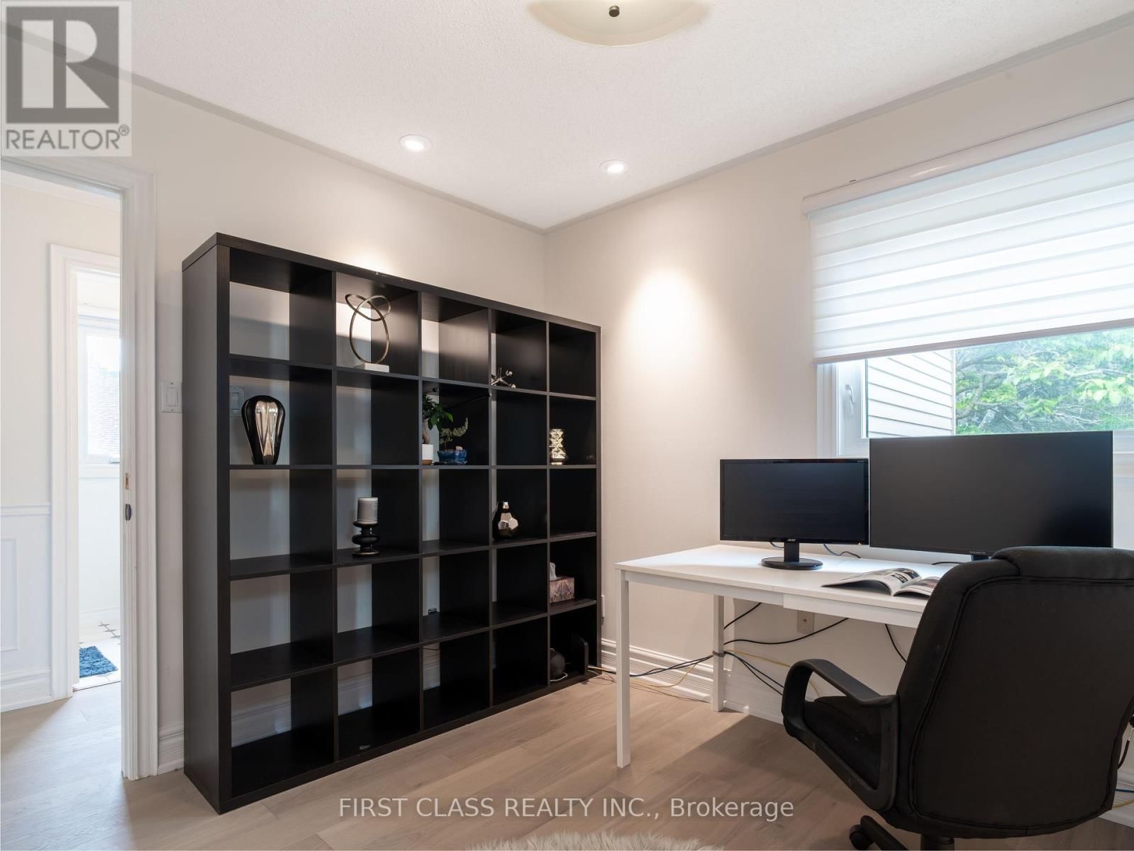 703 CARADONNA CRESCENT Image 30