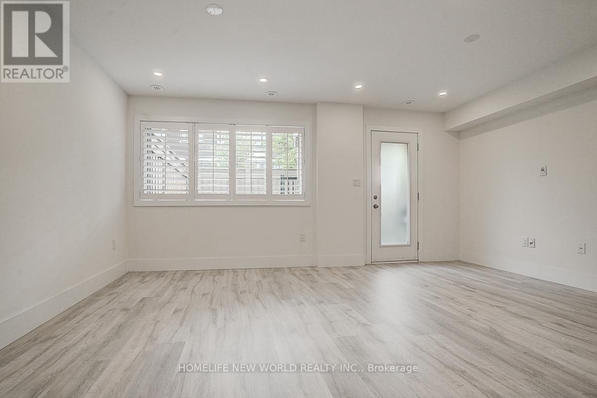 25 SYDNEY CIRCLE Image 35