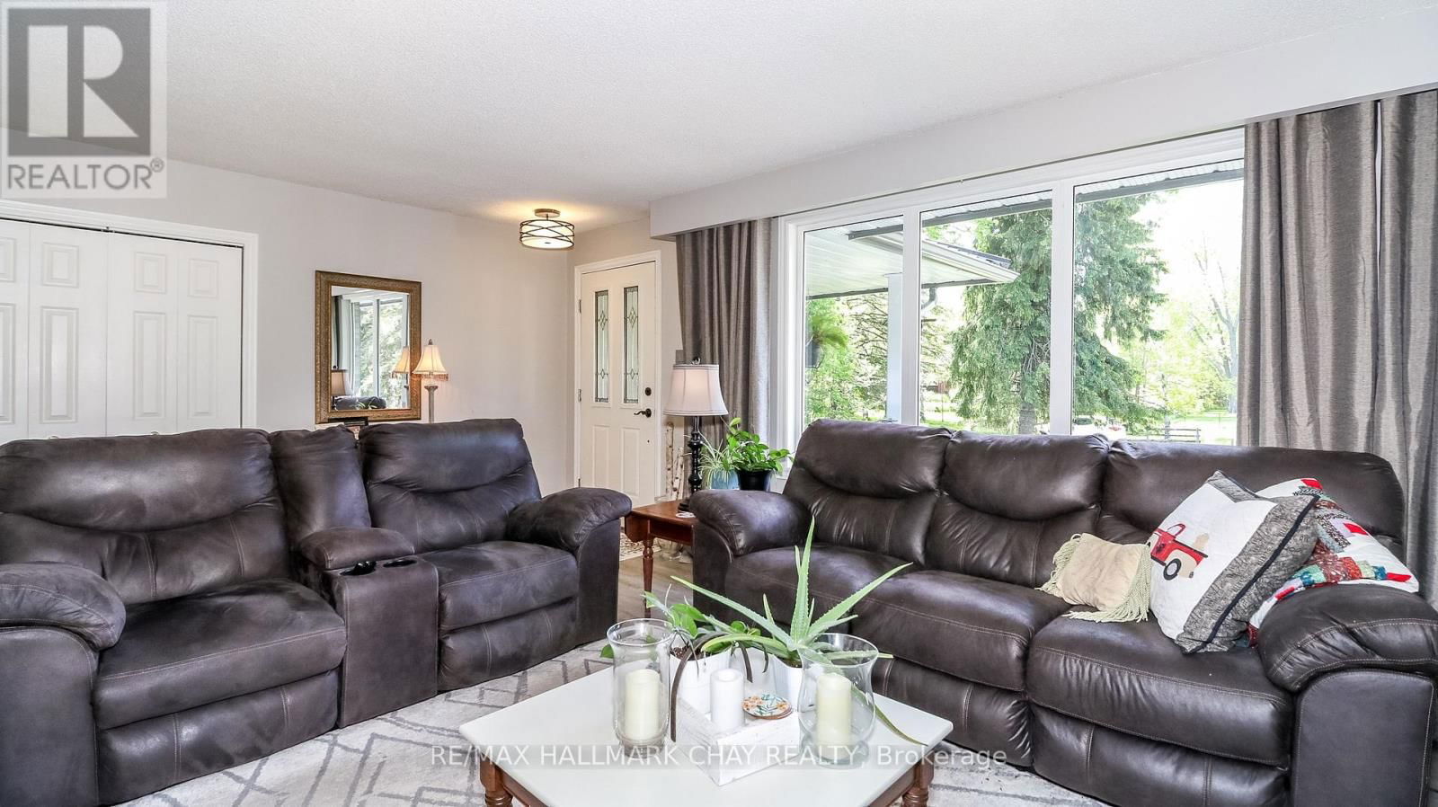 5142 30 SIDEROAD Image 11