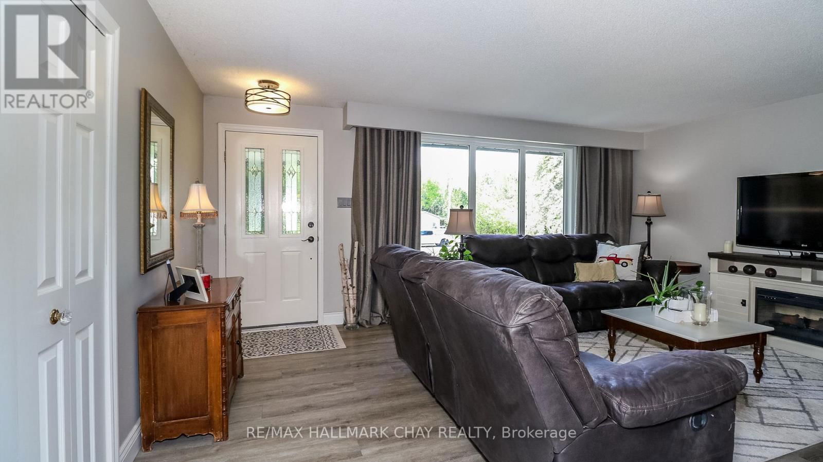 5142 30 SIDEROAD Image 14