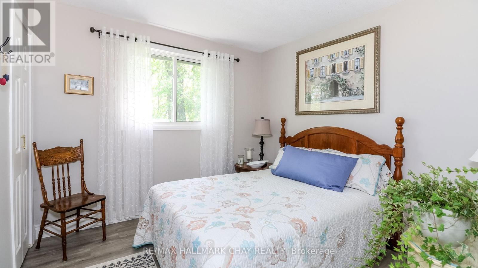 5142 30 SIDEROAD Image 23