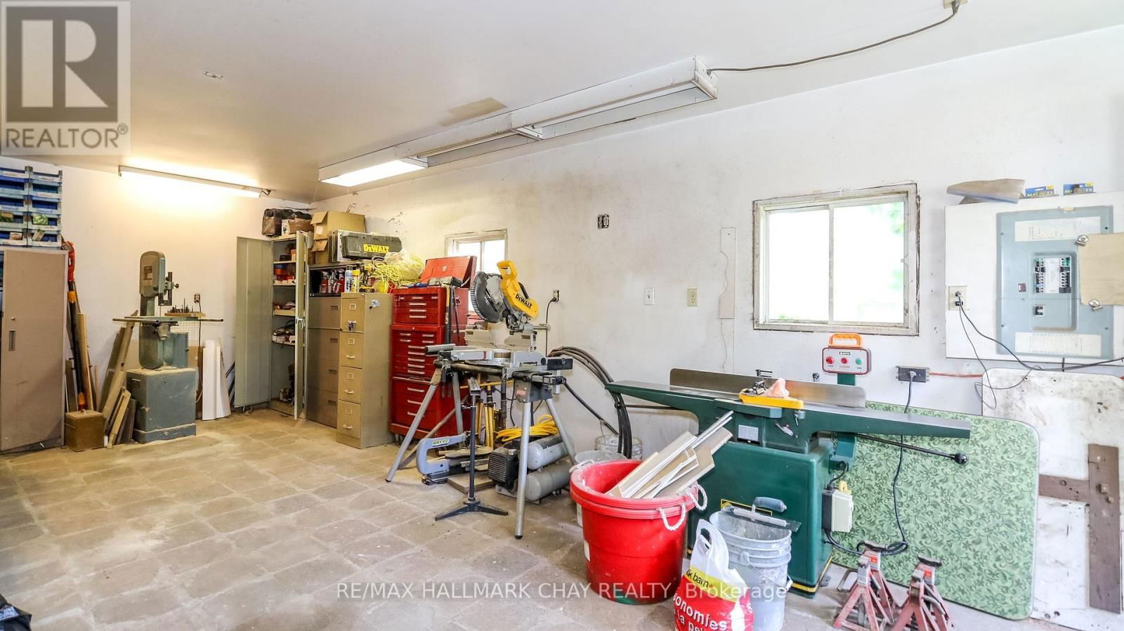 5142 30 SIDEROAD Image 42