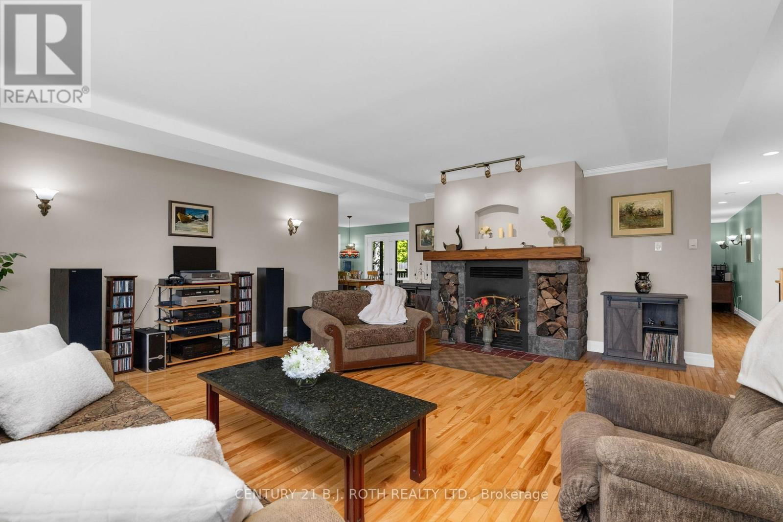 3809 EAST STREET Image 10