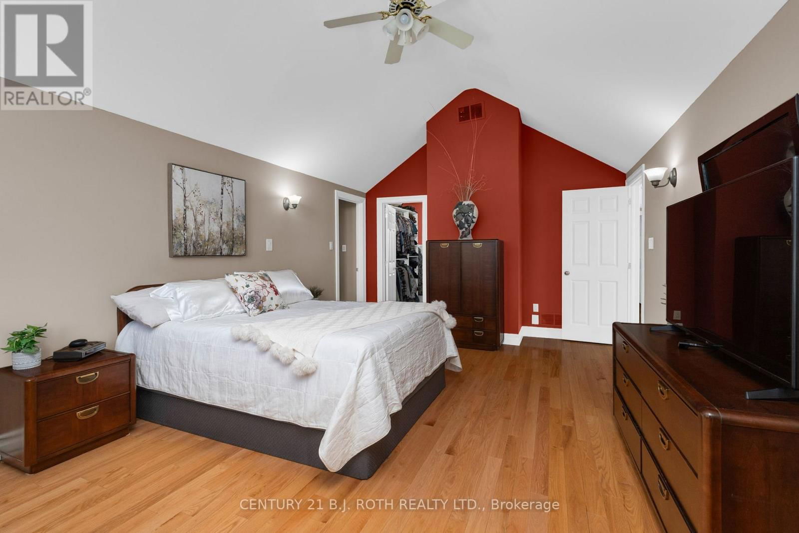 3809 EAST STREET Image 23