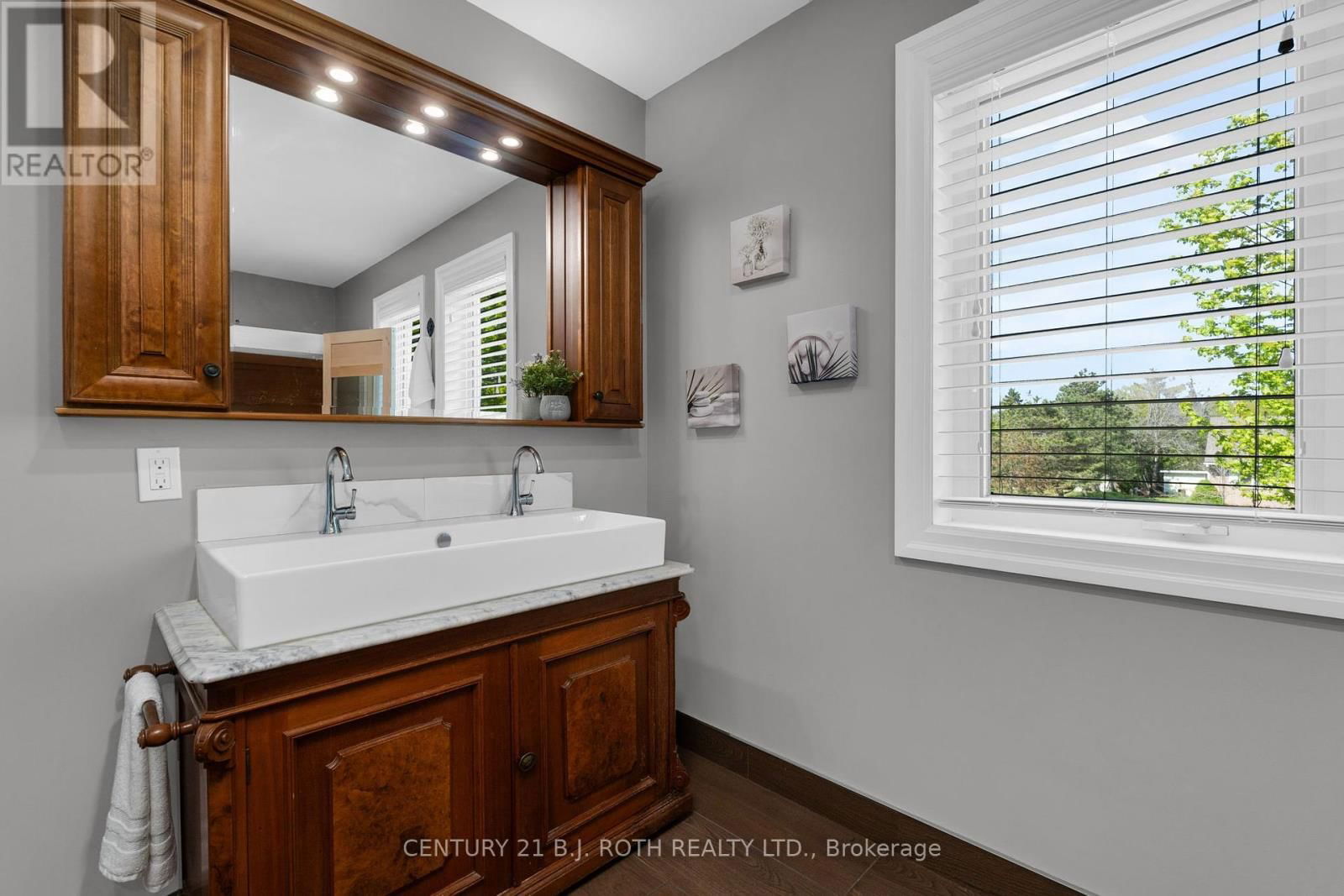 3809 EAST STREET Image 24