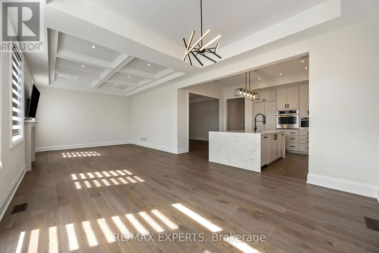 60 ROSSHAVEN CRESCENT Image 18