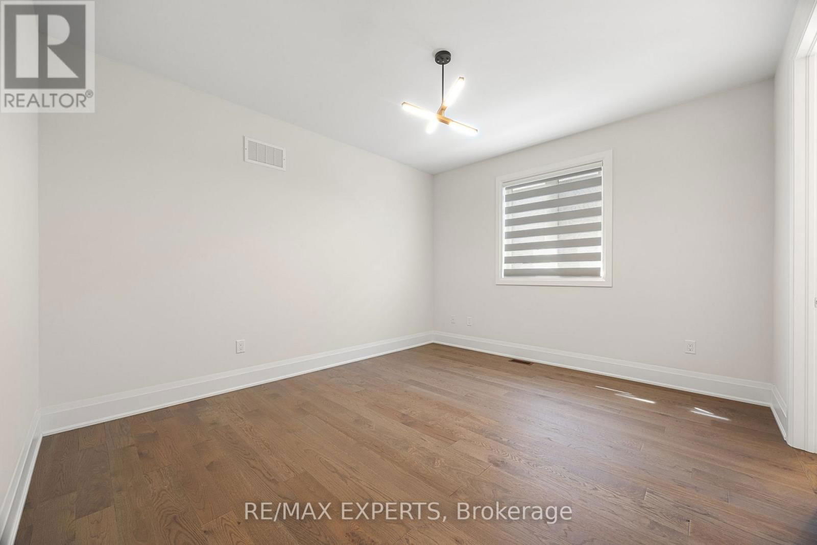 60 ROSSHAVEN CRESCENT Image 30