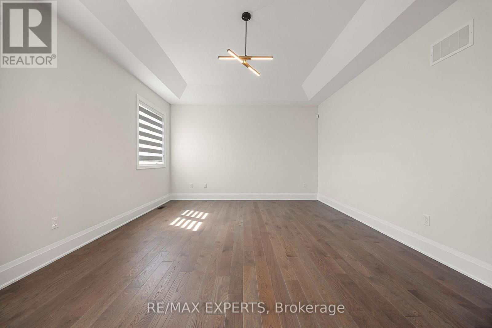 60 ROSSHAVEN CRESCENT Image 35
