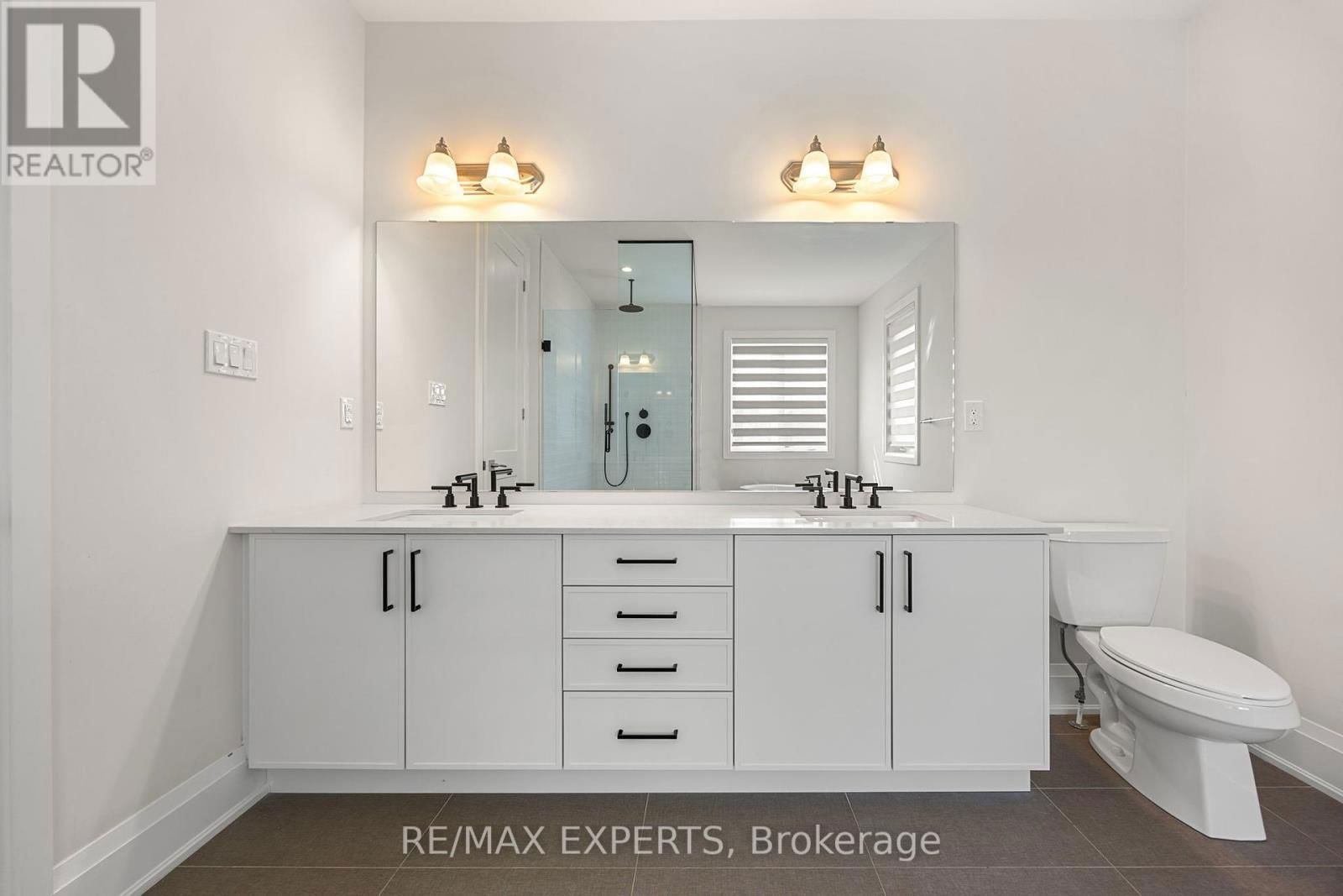 60 ROSSHAVEN CRESCENT Image 37