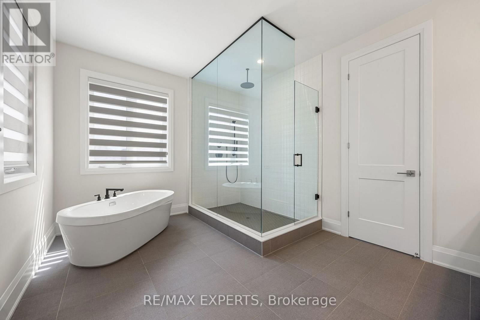 60 ROSSHAVEN CRESCENT Image 38
