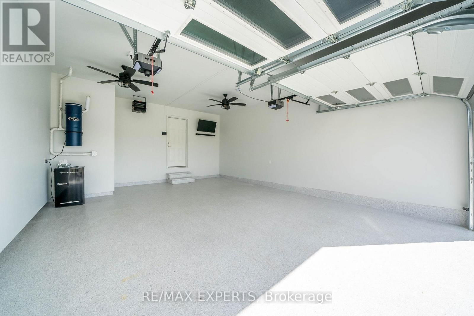 60 ROSSHAVEN CRESCENT Image 43