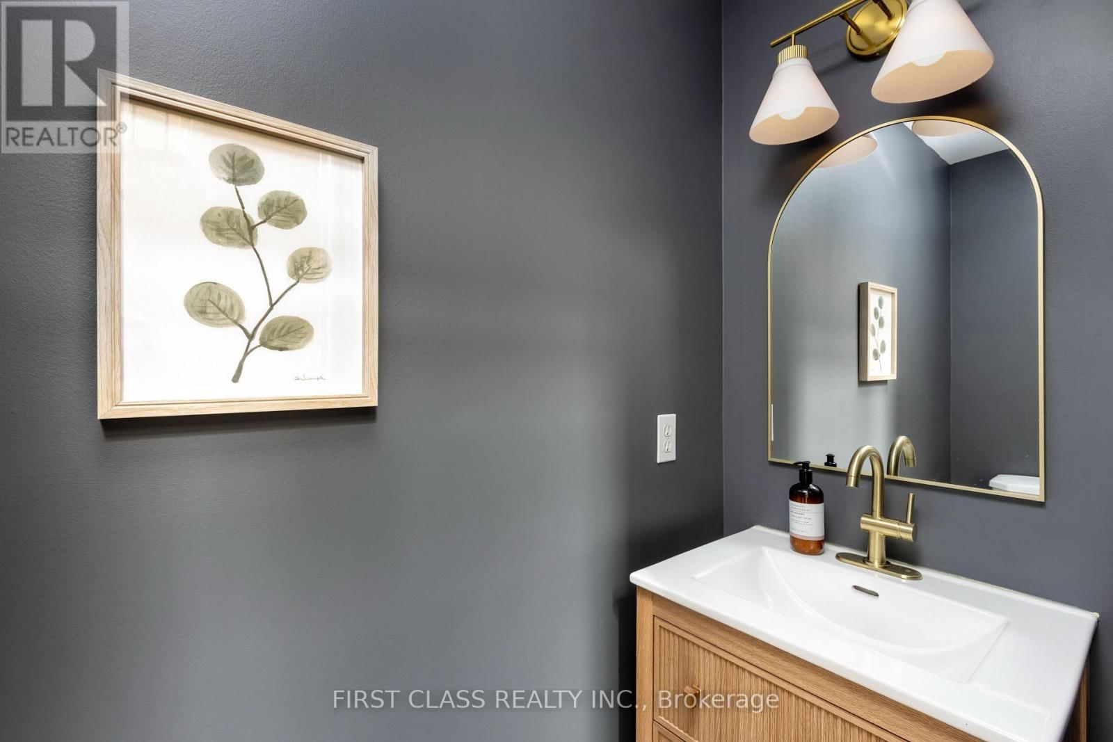 58 KIWI CRESCENT Image 16
