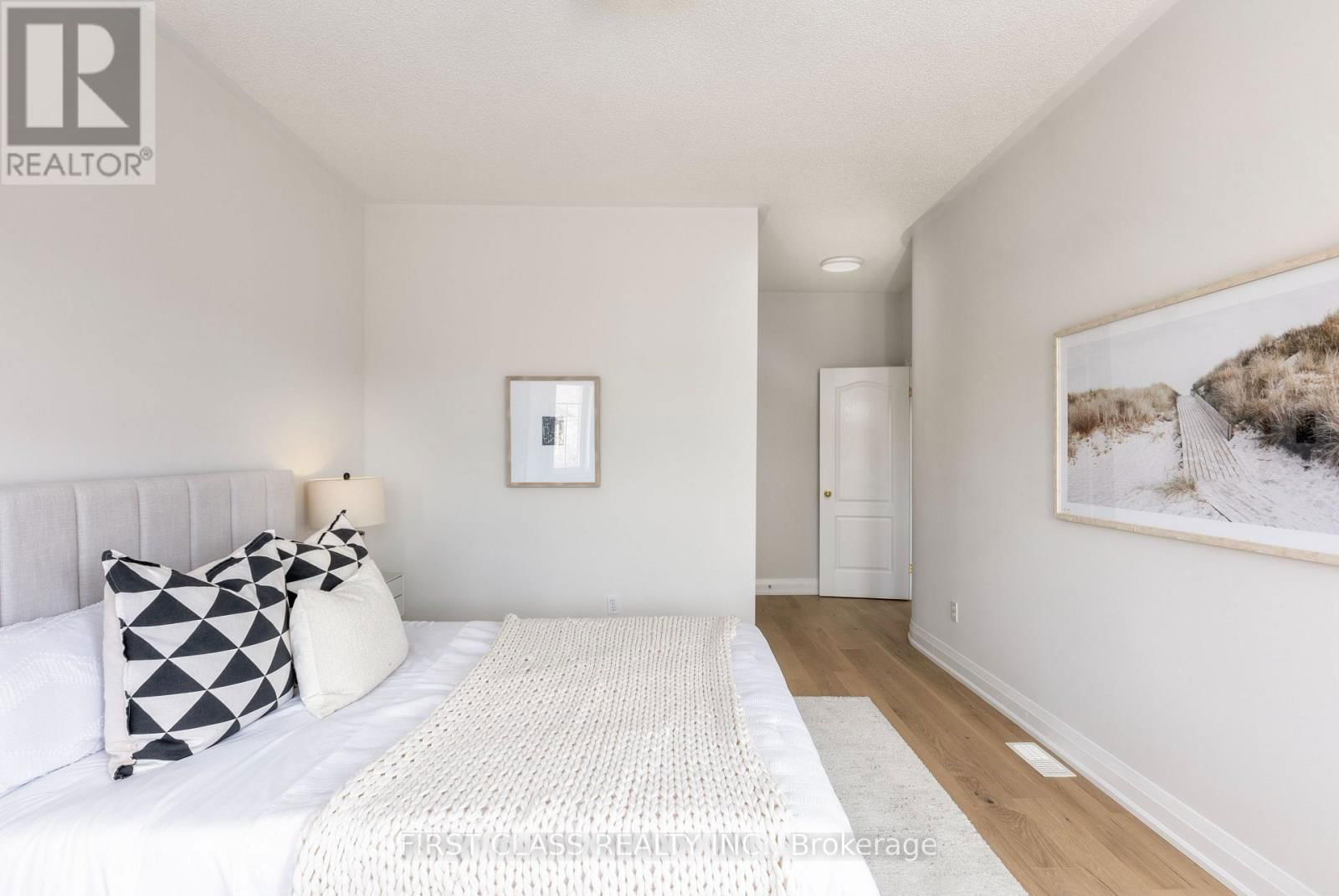 58 KIWI CRESCENT Image 26