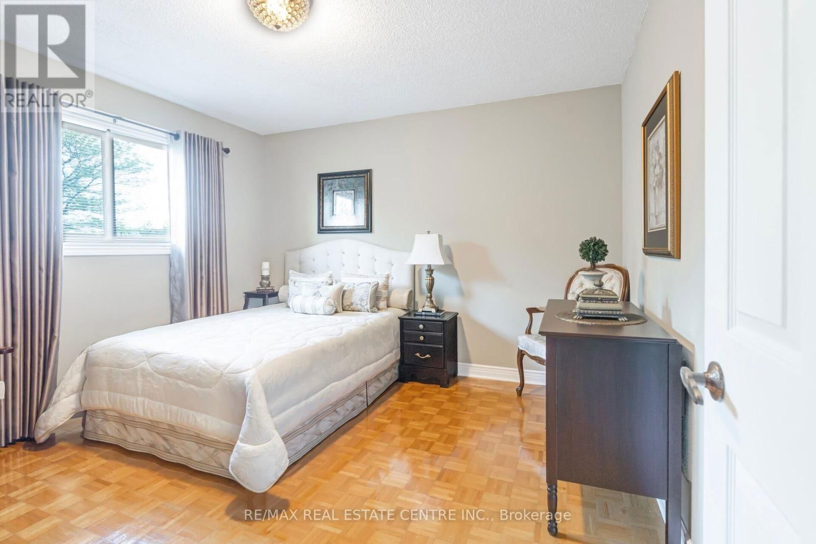 29 JANUS PLACE Image 24
