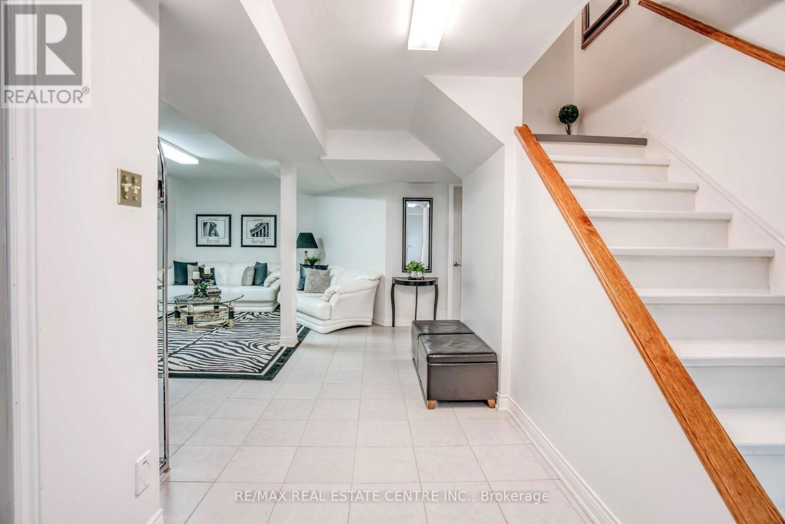 29 JANUS PLACE Image 34