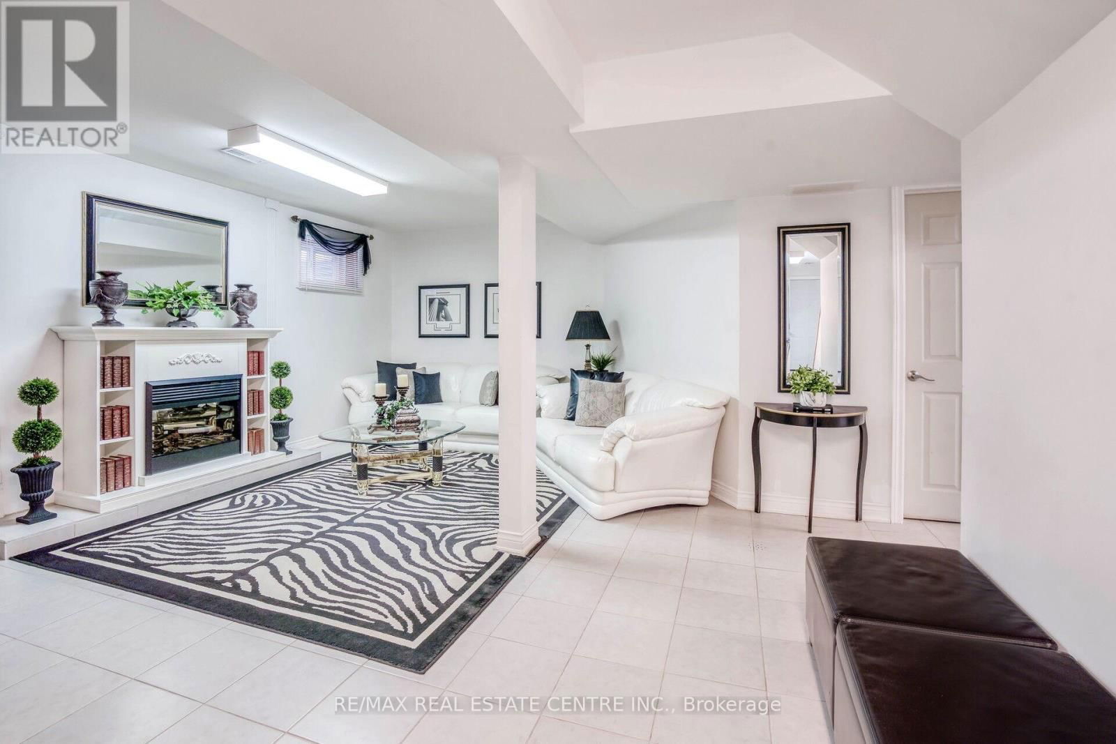 29 JANUS PLACE Image 35