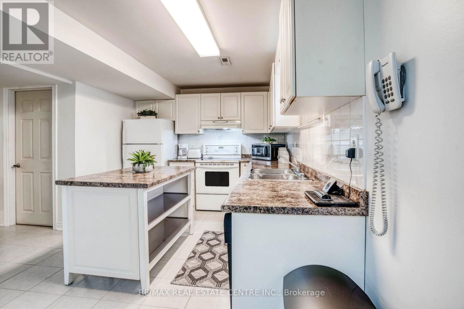 29 JANUS PLACE Image 41