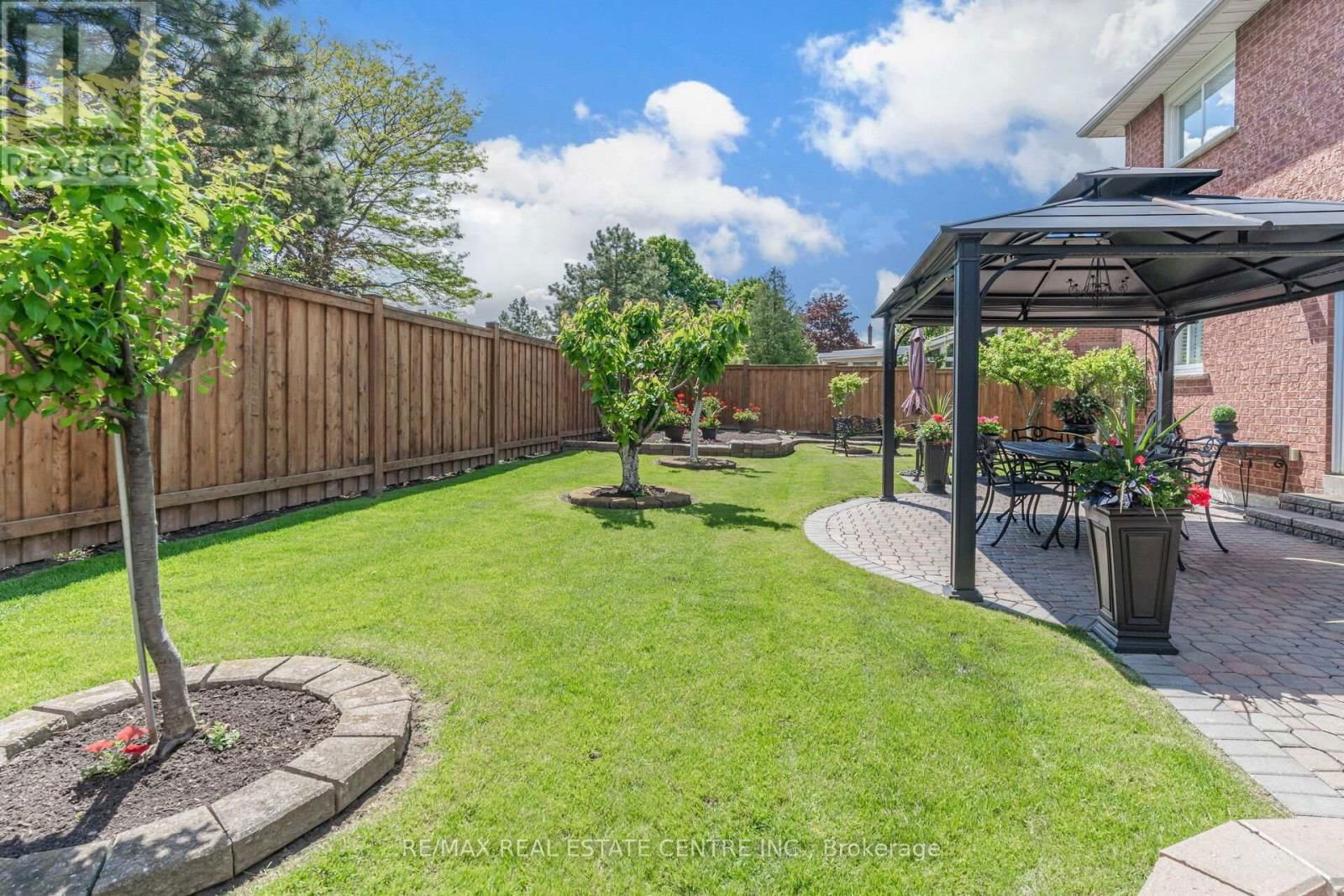 29 JANUS PLACE Image 43