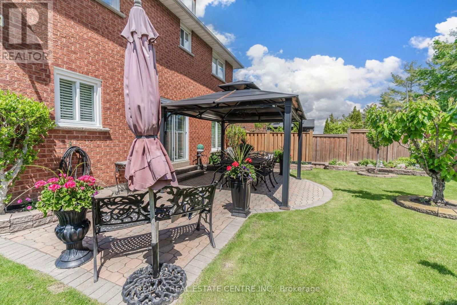 29 JANUS PLACE Image 45