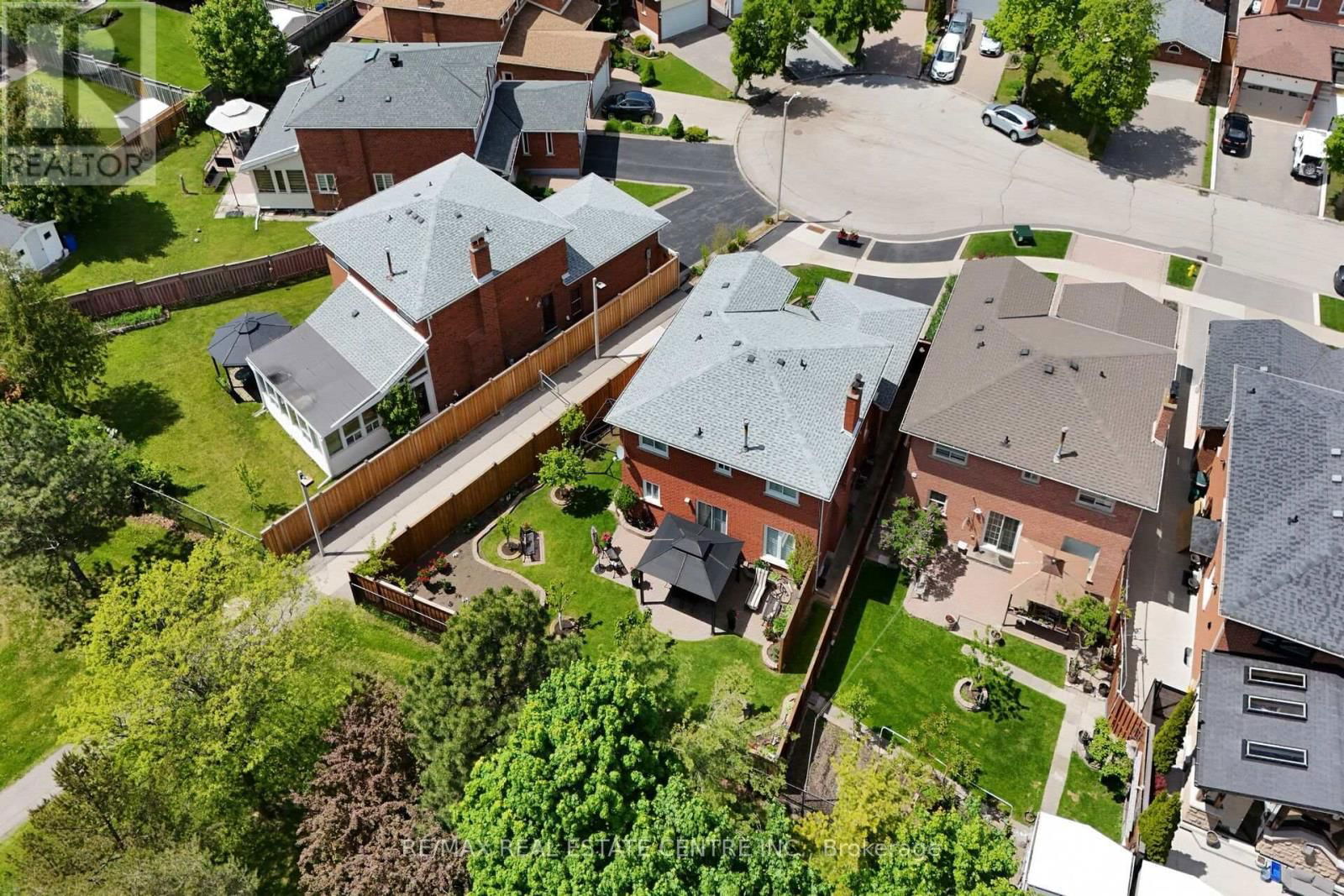 29 JANUS PLACE Image 50