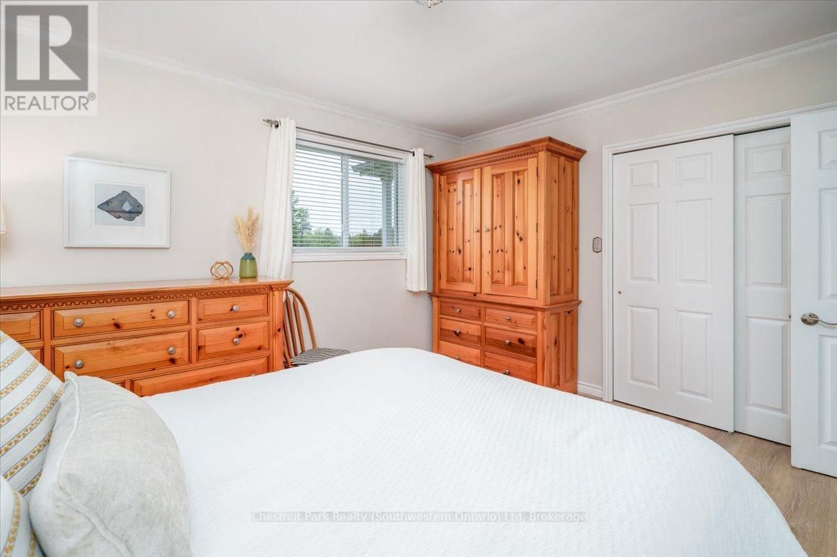 31 SUNSET STREET Image 21