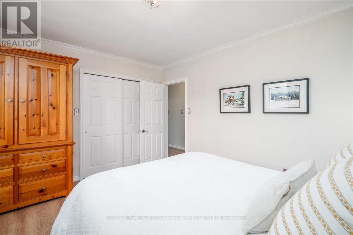 31 SUNSET STREET Image 22