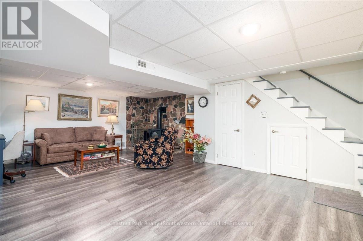 31 SUNSET STREET Image 27