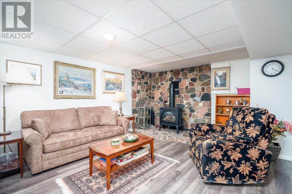 31 SUNSET STREET Image 28