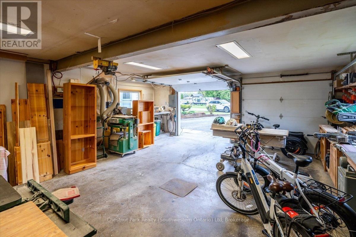 31 SUNSET STREET Image 35