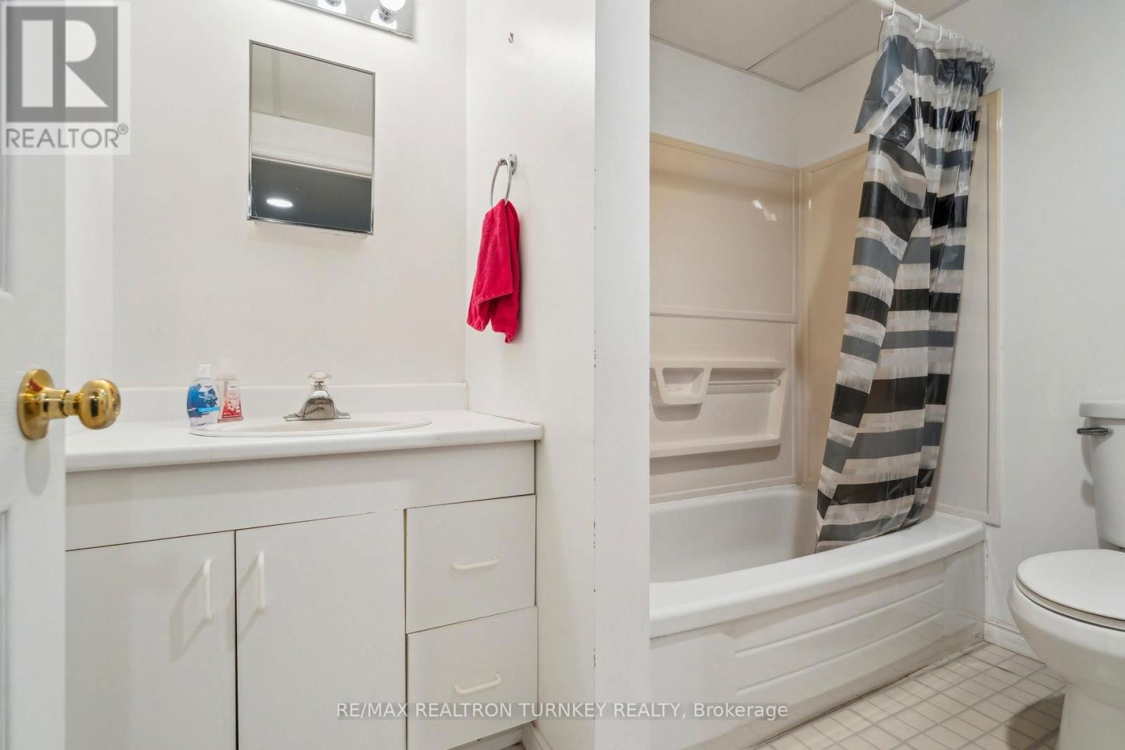 41 GOLDSMITH CRESCENT Image 34