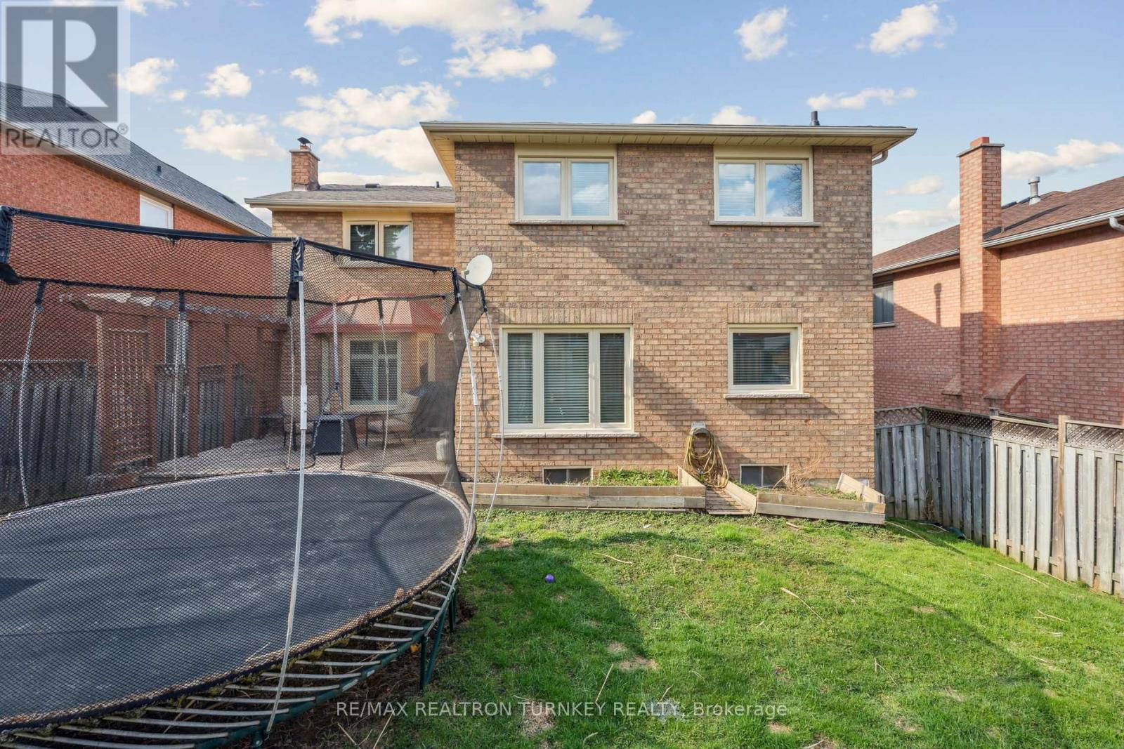 41 GOLDSMITH CRESCENT Image 37