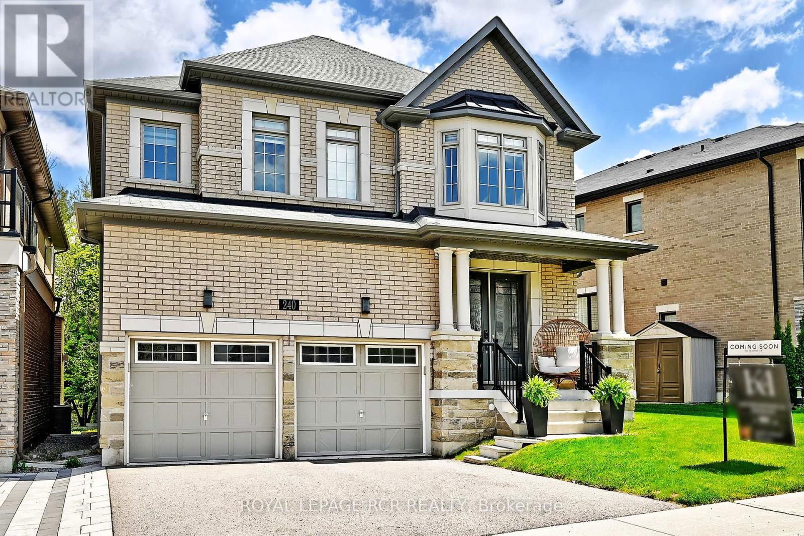 240 CONKLIN CRESCENT Image 2